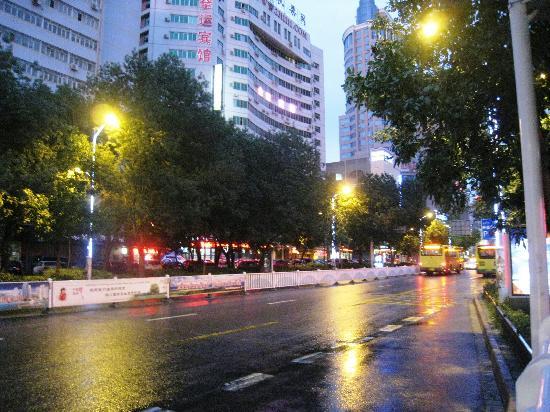 Urumqi County WenZhou ShangYeJie